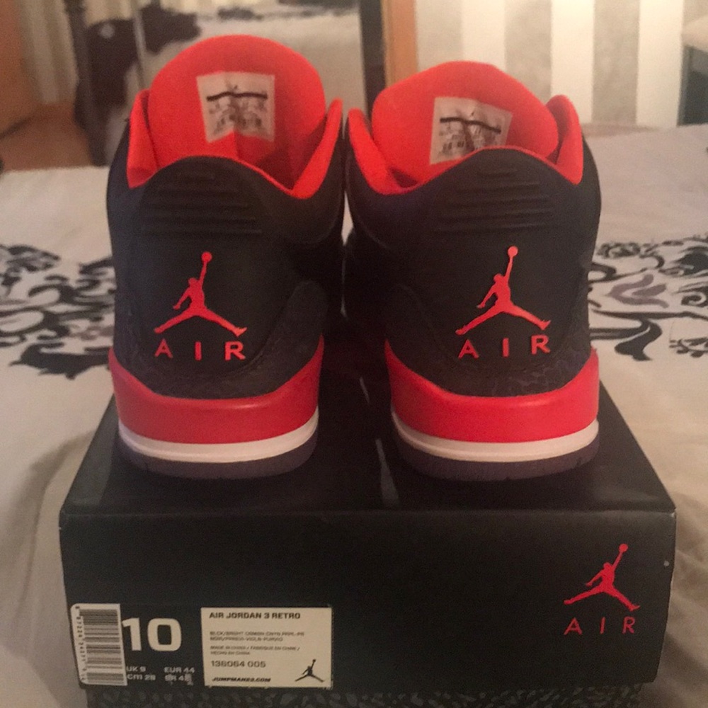 Crimson red retro 3 (2013 release)